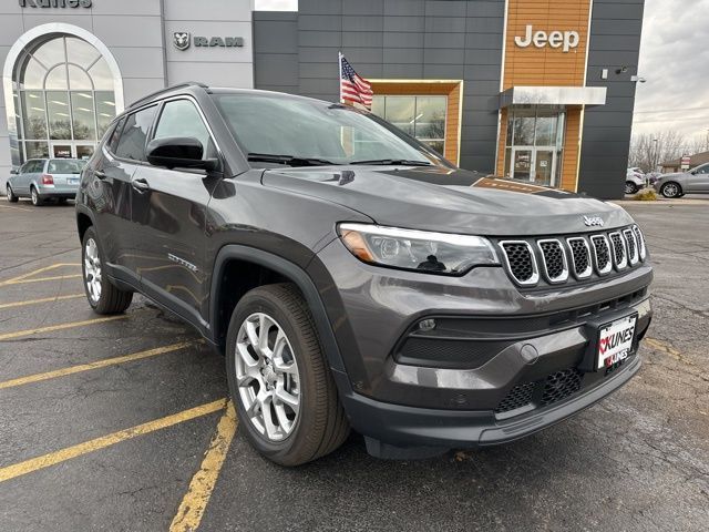 2024 Jeep Compass Latitude Lux