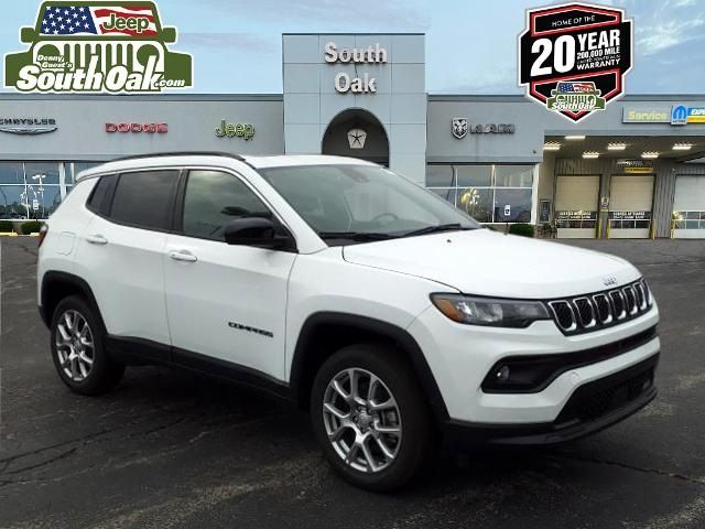 2024 Jeep Compass Latitude Lux