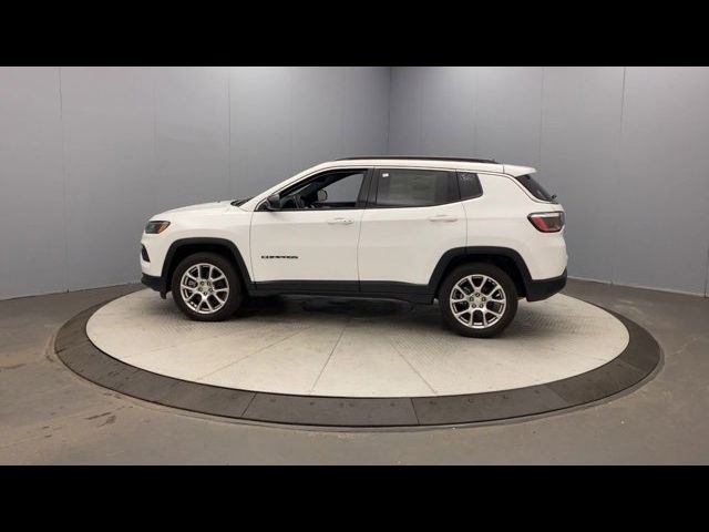 2024 Jeep Compass Latitude Lux