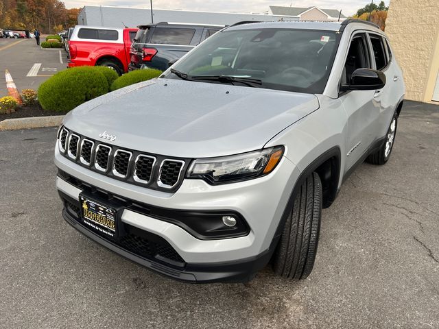 2024 Jeep Compass Latitude Lux