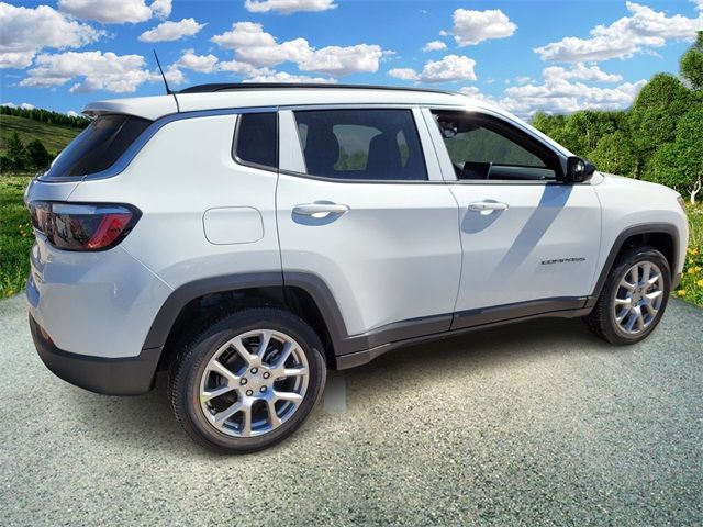 2024 Jeep Compass Latitude Lux