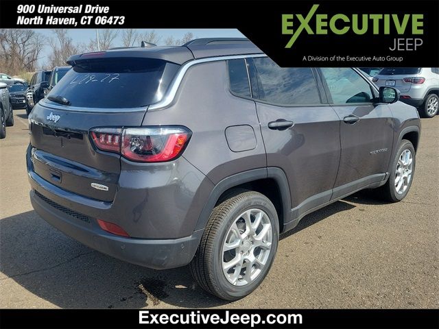 2024 Jeep Compass Latitude Lux