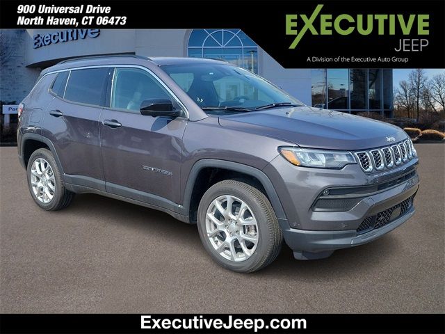 2024 Jeep Compass Latitude Lux