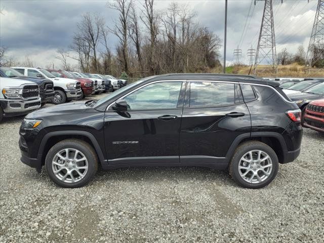 2024 Jeep Compass Latitude Lux