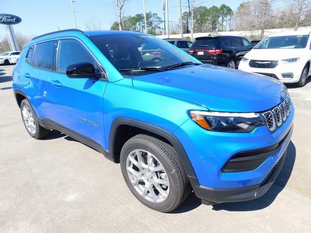 2024 Jeep Compass Latitude Lux