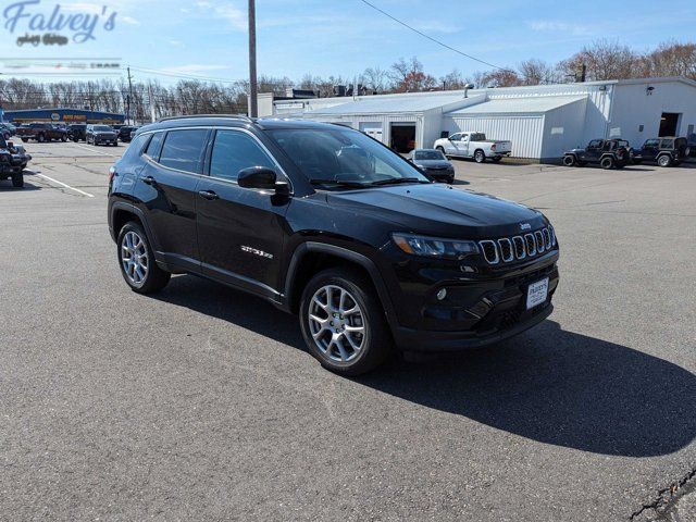 2024 Jeep Compass Latitude Lux