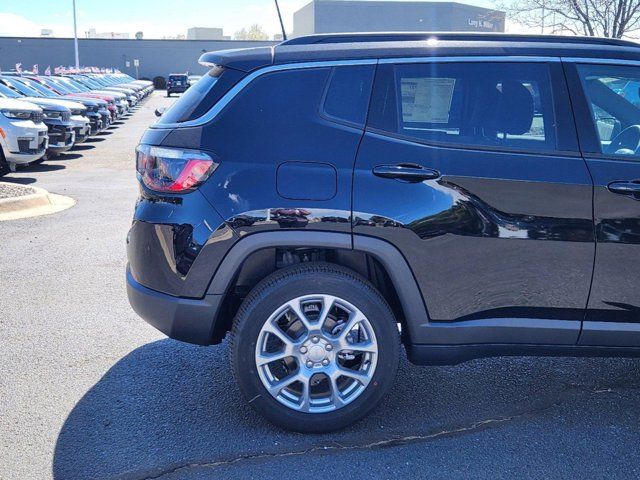 2024 Jeep Compass Latitude Lux