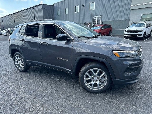 2024 Jeep Compass Latitude Lux