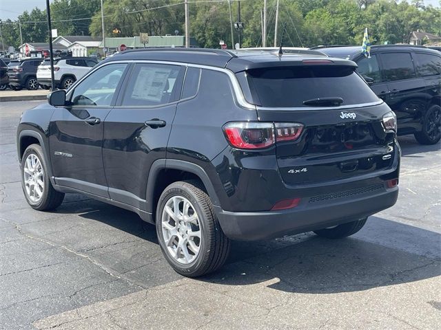 2024 Jeep Compass Latitude Lux