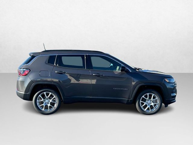 2024 Jeep Compass Latitude Lux