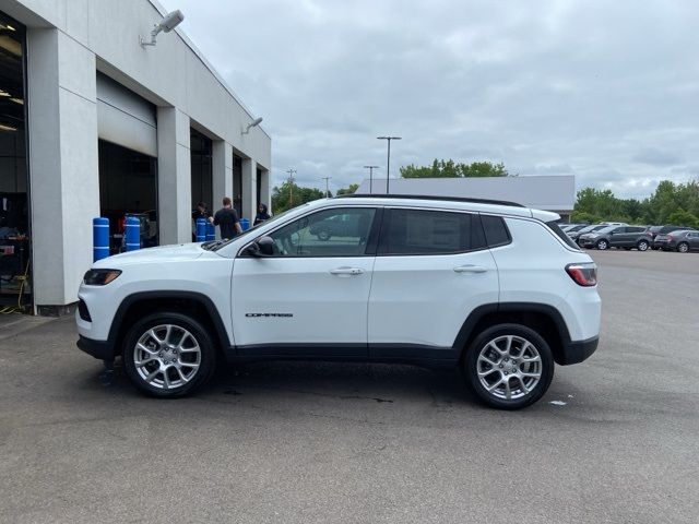 2024 Jeep Compass Latitude Lux