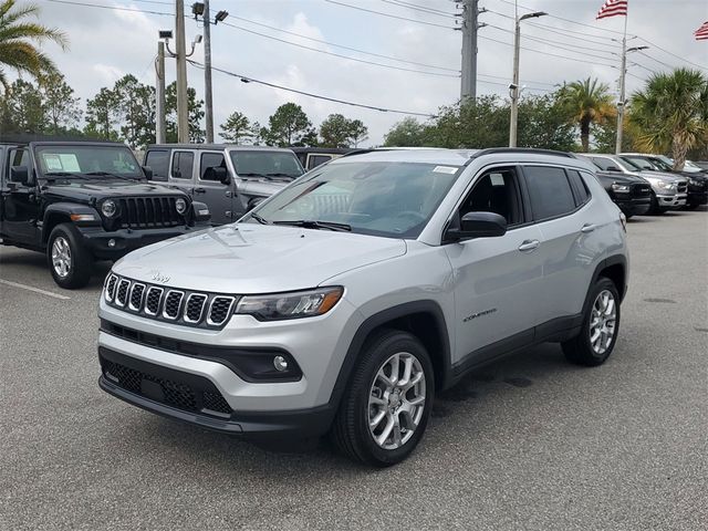 2024 Jeep Compass Latitude Lux