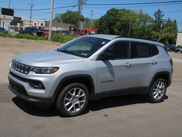 2024 Jeep Compass Latitude Lux