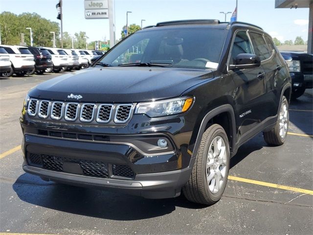 2024 Jeep Compass Latitude Lux