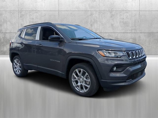 2024 Jeep Compass Latitude Lux