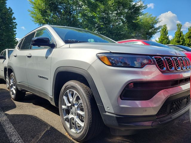 2024 Jeep Compass Latitude Lux