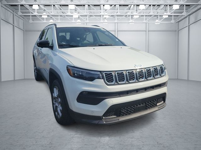 2024 Jeep Compass Latitude Lux