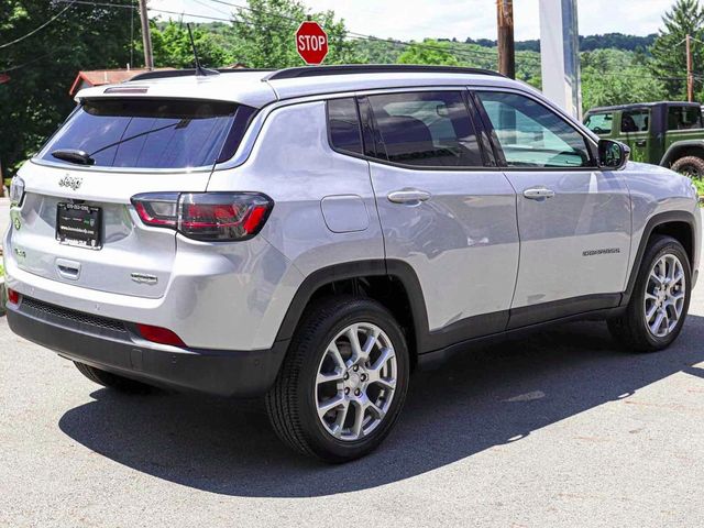 2024 Jeep Compass Latitude Lux