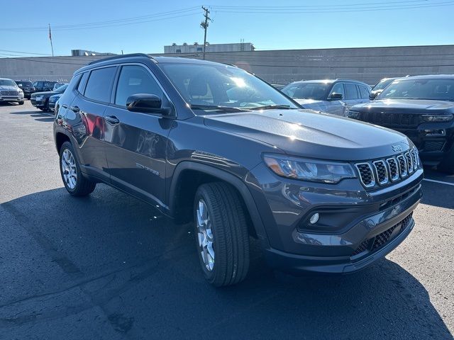 2024 Jeep Compass Latitude Lux