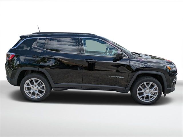 2024 Jeep Compass Latitude Lux