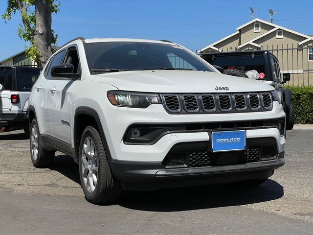 2024 Jeep Compass Latitude Lux