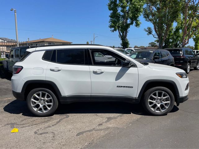 2024 Jeep Compass Latitude Lux