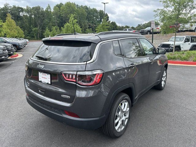 2024 Jeep Compass Latitude Lux