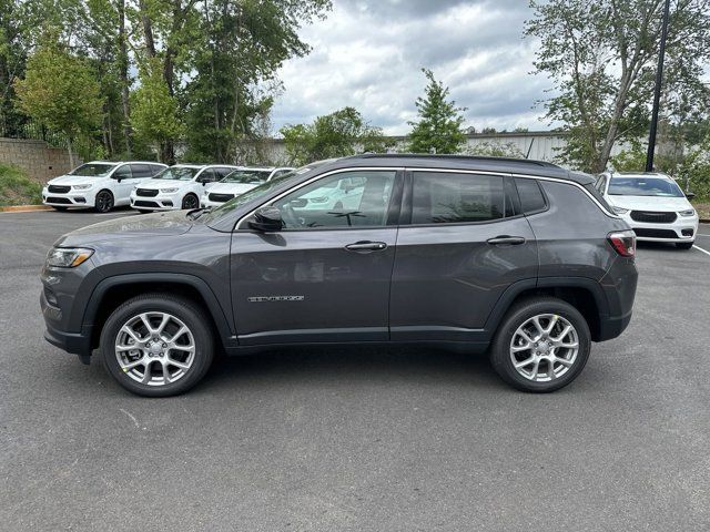 2024 Jeep Compass Latitude Lux