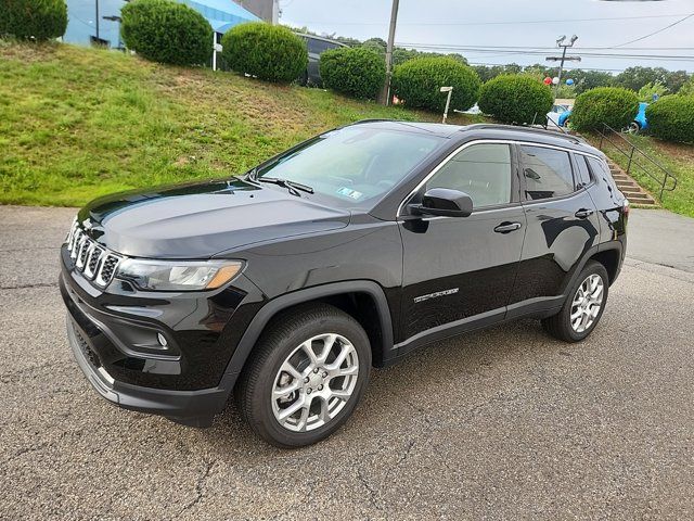 2024 Jeep Compass Latitude Lux