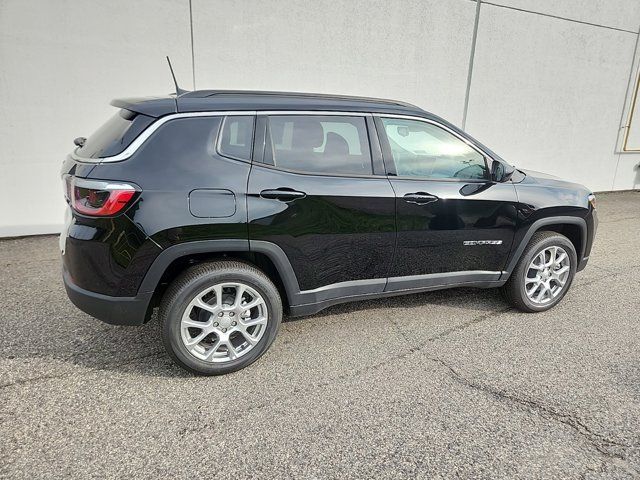 2024 Jeep Compass Latitude Lux