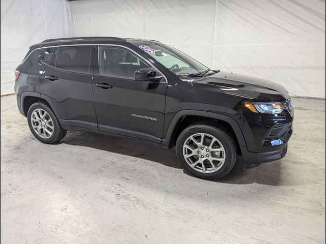 2024 Jeep Compass Latitude Lux