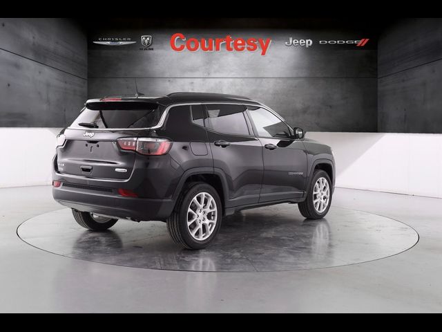 2024 Jeep Compass Latitude Lux