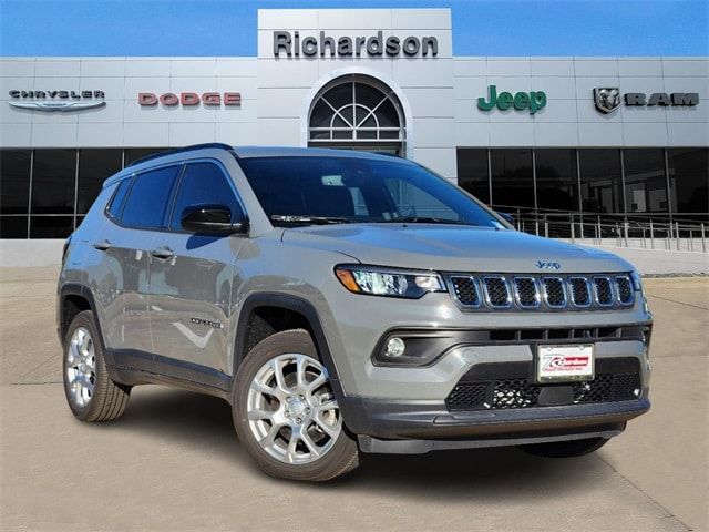 2024 Jeep Compass Latitude Lux