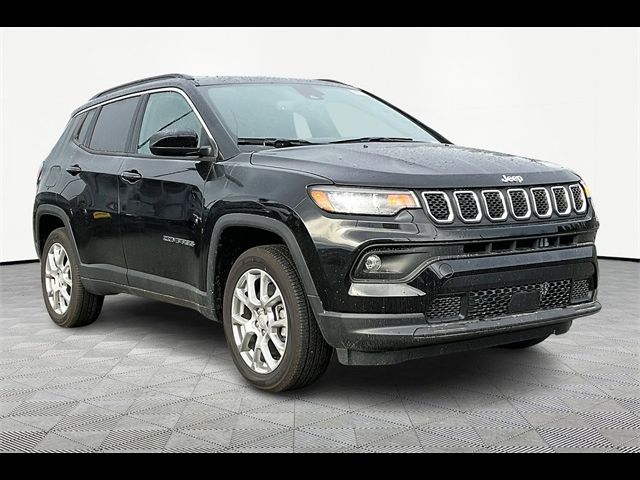 2024 Jeep Compass Latitude Lux