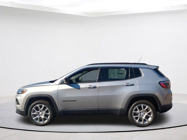 2024 Jeep Compass Latitude Lux