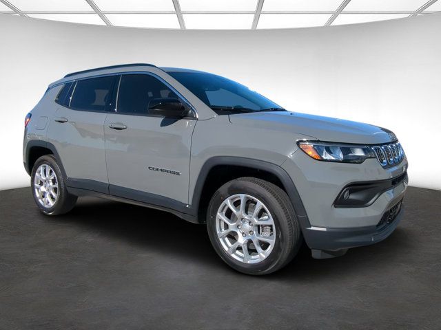 2024 Jeep Compass Latitude Lux