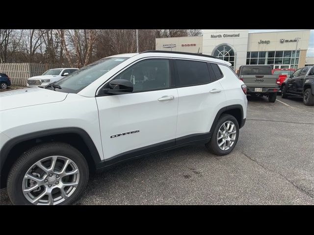 2024 Jeep Compass Latitude Lux