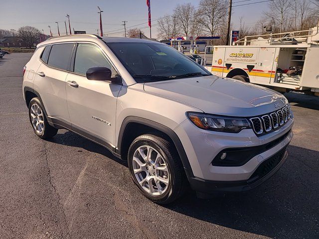 2024 Jeep Compass Latitude Lux