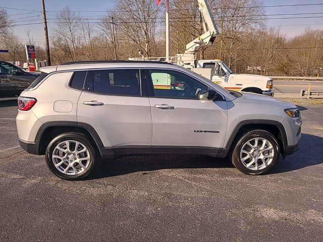 2024 Jeep Compass Latitude Lux