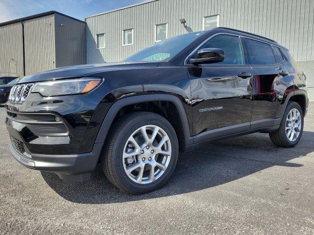 2024 Jeep Compass Latitude Lux