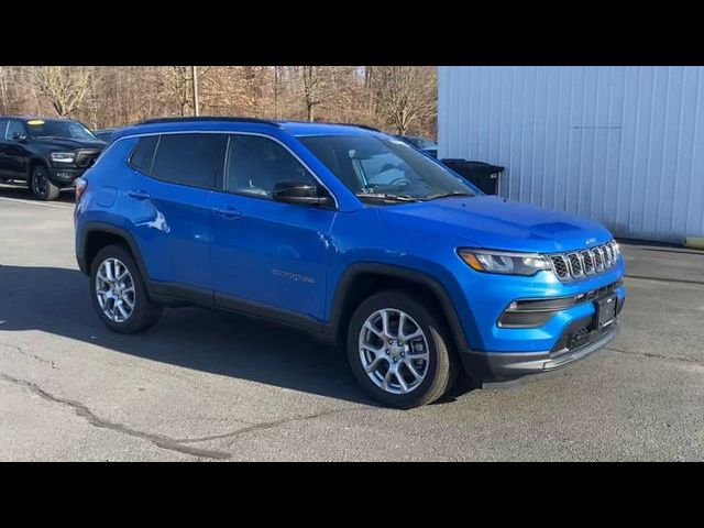 2024 Jeep Compass Latitude Lux