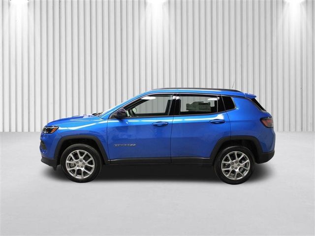 2024 Jeep Compass Latitude Lux