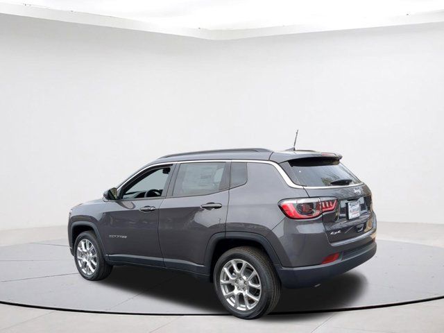 2024 Jeep Compass Latitude Lux