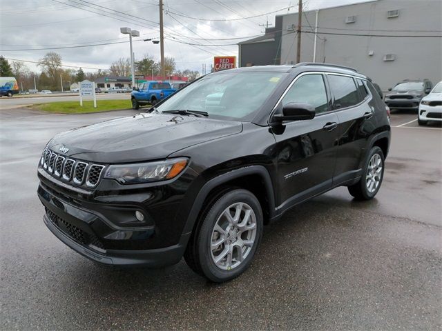 2024 Jeep Compass Latitude Lux