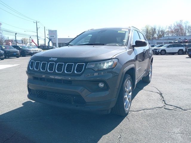 2024 Jeep Compass Latitude Lux