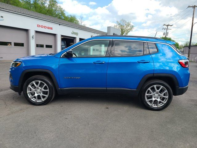 2024 Jeep Compass Latitude Lux