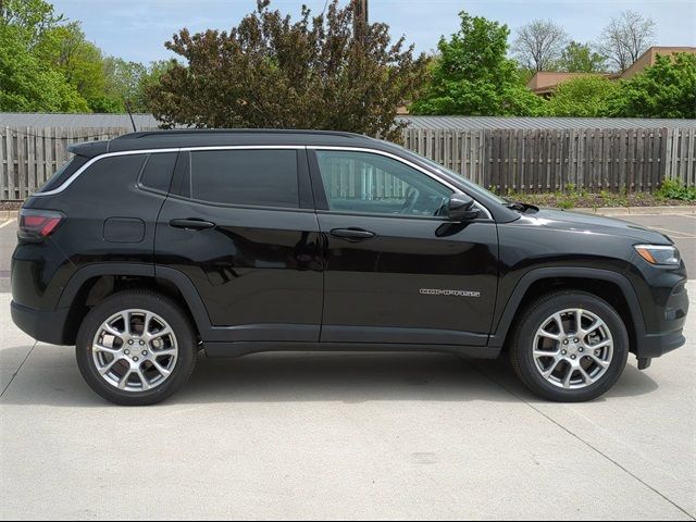 2024 Jeep Compass Latitude Lux