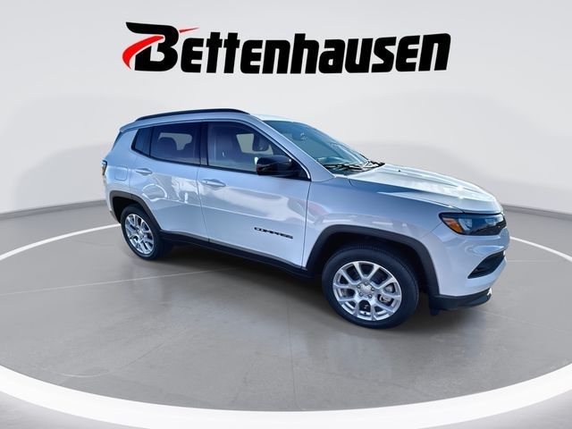 2024 Jeep Compass Latitude Lux