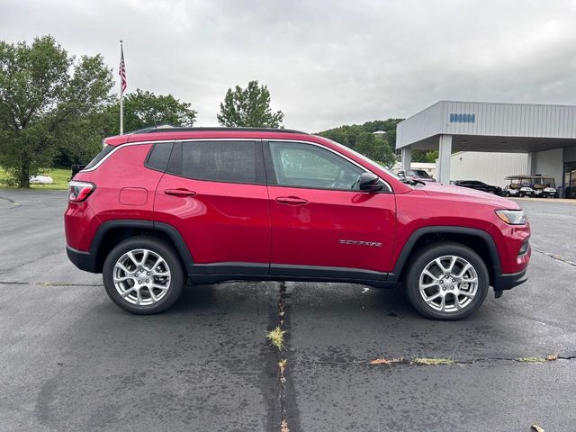 2024 Jeep Compass Latitude Lux