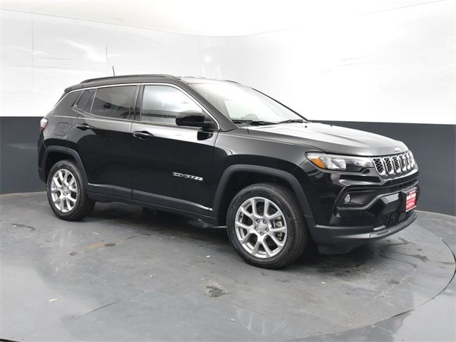 2024 Jeep Compass Latitude Lux